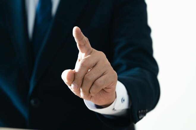 「財産を渡すべき？」世話になった叔父との“相続トラブル”に悩まされる男性に、行政書士の回答は…