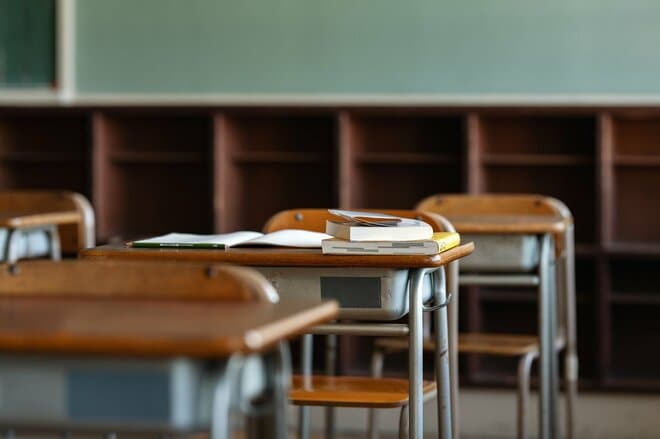 なぜ教師に残業代は支払われない？「月80時間超」不満爆発で国も本腰