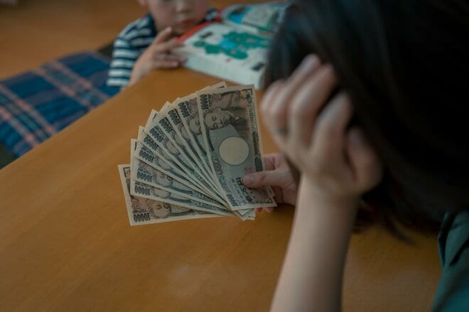 老後に「貯金も年金も足りない」と嘆いてももう遅い…離婚したい女性が“幸せな再スタート”のために考えるべきこと