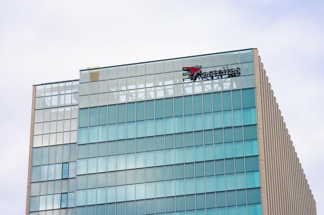 アステラス製薬【4503】株価がコロナショック水準まで下落の理由とは？　高い配当利回りも今後の展望は