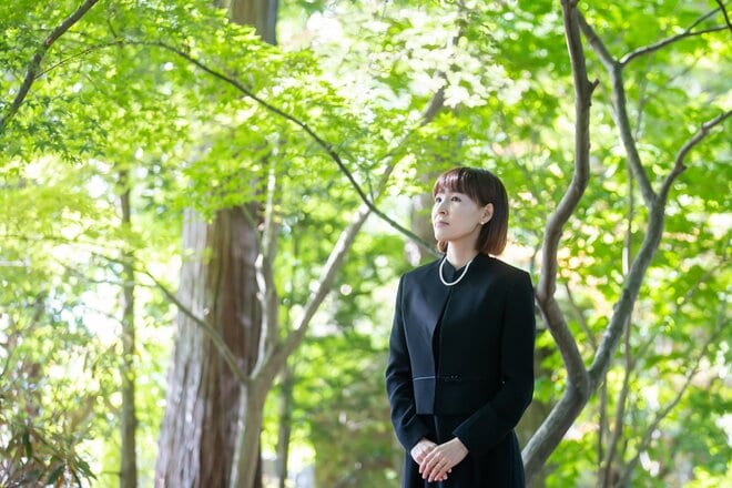 「父のお墓の前で誓って！ 私を幸せにすると！」10年交際の彼に結婚を迫るも…亡き父との約束を果たす娘の爽快な決断