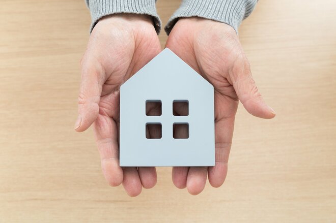 50代・60代は老後の住まいをどう考えている？ 「持ち家への住み替え」を選択する人の最大の動機は…