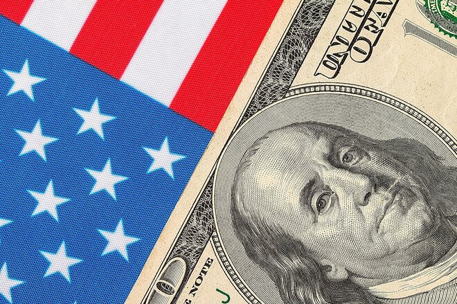 【米国メガキャップ“超集中”比較】大人気ファンド「FANG+」を追う新ファンド「メガ10」、その違いとは？