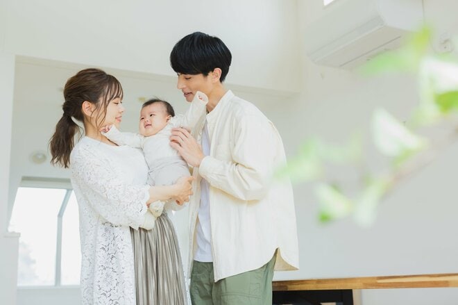 「育休=収入激減」は誤解？ 実は給料80%保障も可能 共働き夫婦が活用すべき出産・育児の給付制度【最新版】