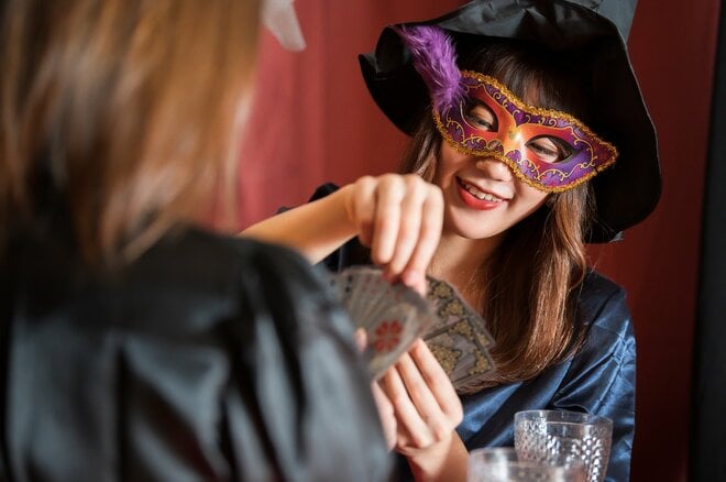 “占い師のお告げどおりに…” DV夫の暴力に耐え続ける妻を救ったアイテムとは？