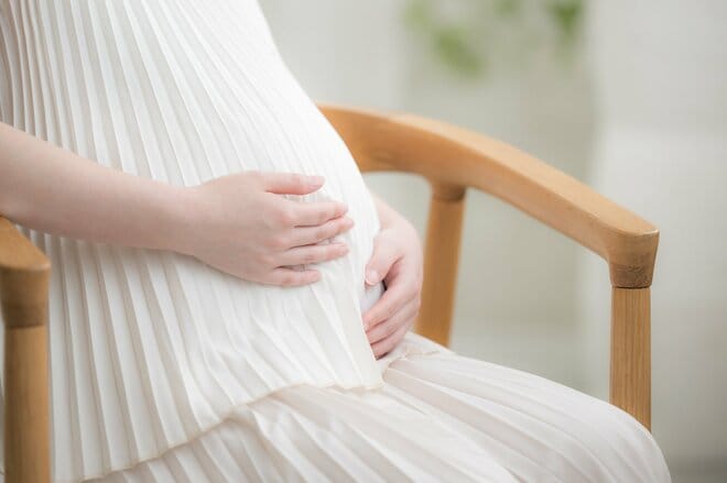 「2人で子どもを育てていくはずだったのに……」第1子誕生の直前に37歳会社員の夫が他界…残された30歳妻は遺族年金を受けとれるか