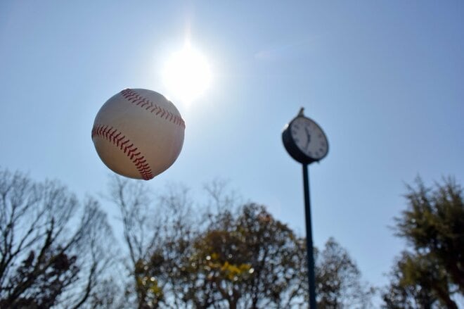 甲子園に憧れ野球を始めたい息子と反対する父、叔父の一計で始まった父子による“一球勝負”の行方は