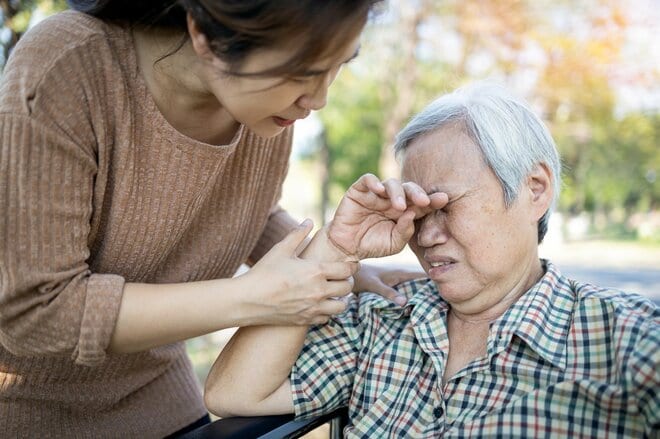 同居を拒む実母…通い介護の負担を抱える50代の娘が母に放った「親子でも言ってはいけない」一言