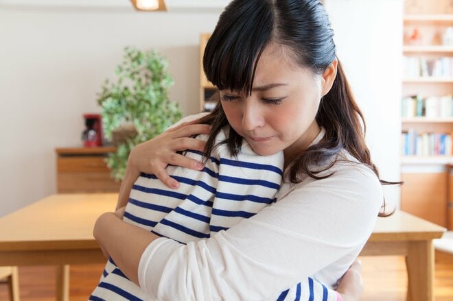 「早く逃げないと！」突然自宅マンションが火事に…10歳娘が「避難を引き留めた理由」とは？