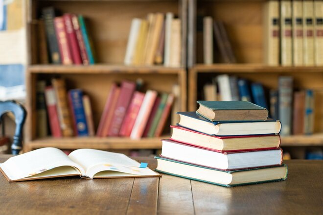 「マネー本ってありすぎる…」にアンサー！ プロが本当に推す本9選