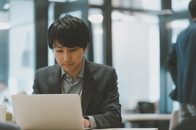 「労働時間は自由」で年収1000万円超？ 平均給与の3倍を稼ぐ職業