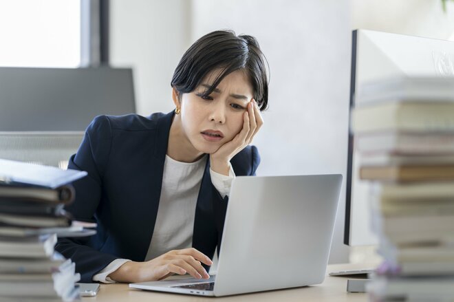 日本人から仕事の魅力や自己研鑽を奪ったのはデフレだった⁉ 負のスパイラルから抜け出すための言葉とは?