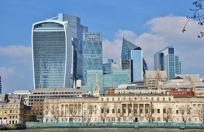 「S&P500」を上回る？ 史上最高値更新の「DAX」「FTSE」の影響で“あるインデックス”の人気上昇