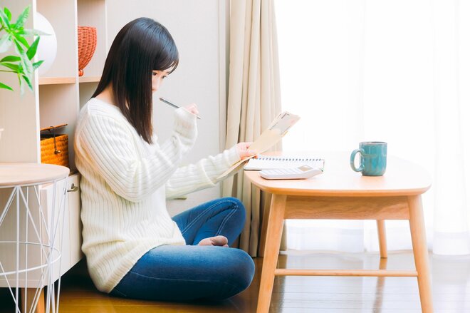 保険と投資どっちがお得？ 月々の支払いで老後の安心を得るのは…