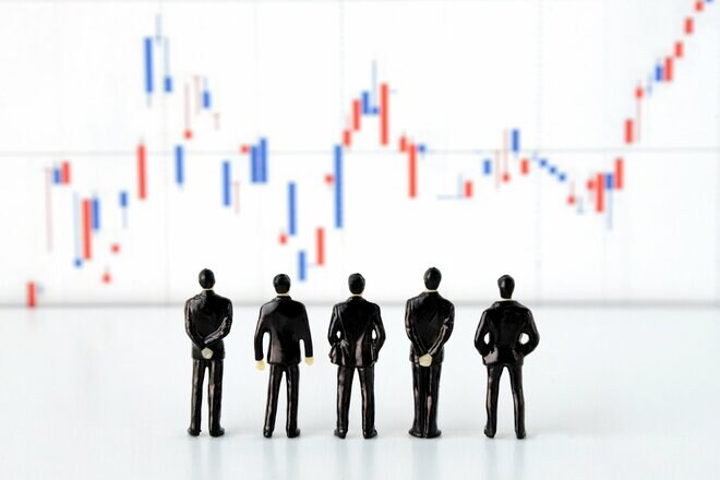 波乱相場も“バブル期越え”の終値だった2024年、投資家の動きを振り返る。投資上級者はどう動いた?