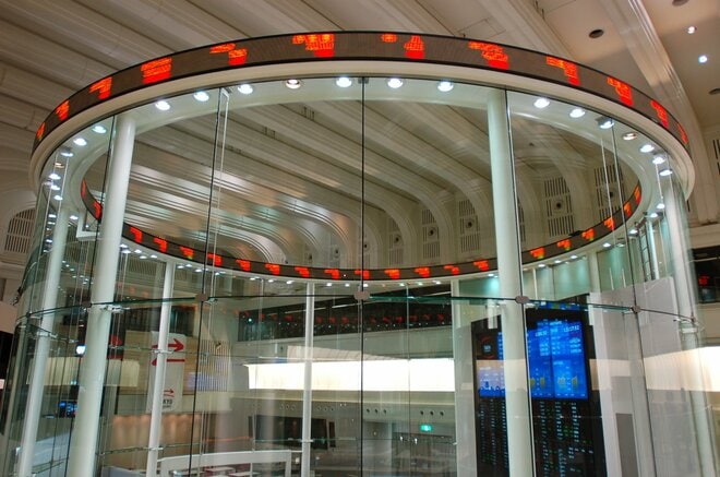 株は年末に買って年始に売るのがお得ってホント?【12月30日は大納会】