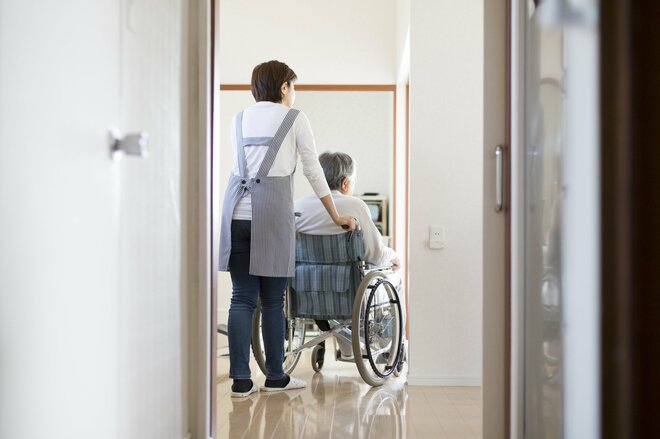 障害年金受給者の夫が他界、保険料は7年間未納？「遺族年金は受けられるのかな」苦しい家計を抱える56歳妻が直面した老後不安