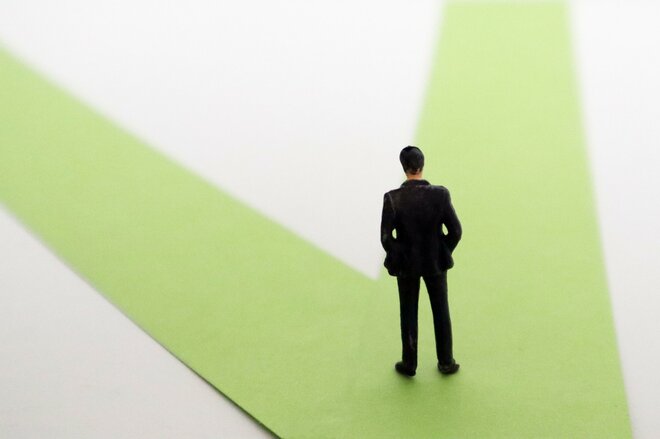 定年後に「安定収入を得る人」と「老後破産の危機を迎える人」―“決定的な差”を生む人生設計の違いとは