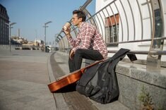 Finasee マネーの人間ドラマ編集班