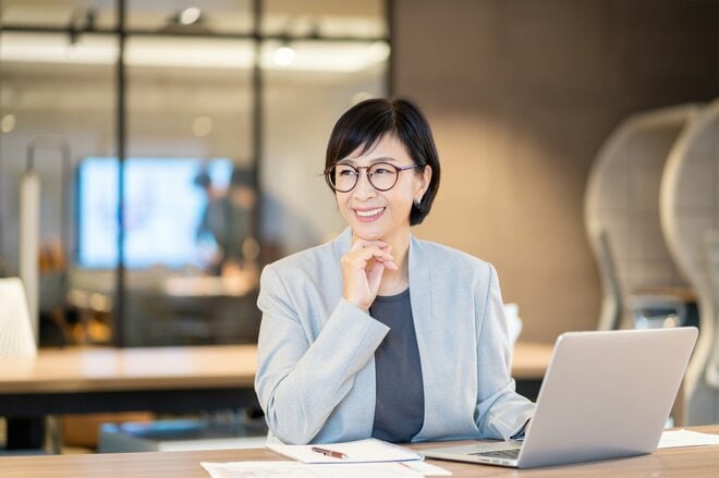 60歳以降も働く人のDCの正解は？ 受給開始、運用継続、iDeCo移換…選択時に「税金が安くなるか」より重視すべきこと