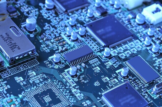 高値から20％下落したNVIDIA株、それでも半導体関連投信が “強い”と言えるこれだけの理由