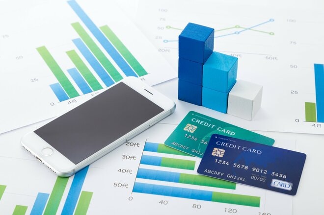 投資しているだけでポイントがもらえる「クレカ積立」、金融機関選びで生じる「天と地」の差とは？