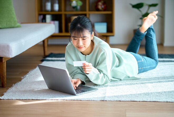 「何に使ったの…」専門学生の娘が黙って作ったクレジットカード…10万超の請求にシンママ絶句