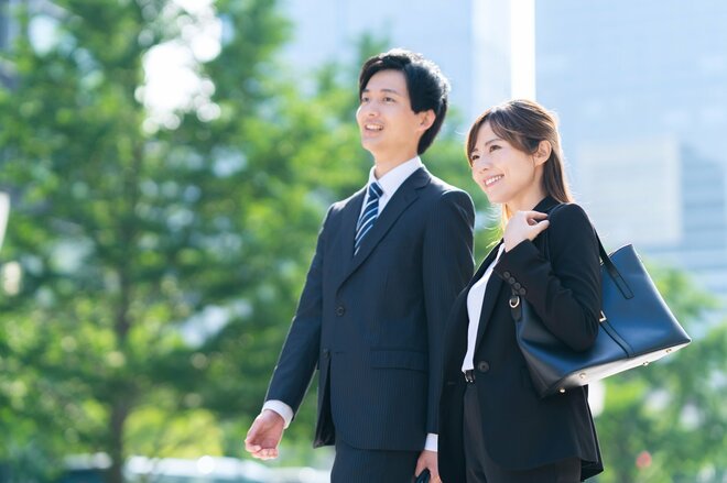 毎月2万円の積立投資を検討する23歳新入社員。資産を「ふやす」「ためる」両方かなえる資産運用の最適解とは?