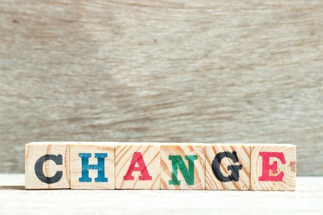 過去の株価ショックで試算した結果、確定拠出年金（DC）の運用商品変更は「しないほうがいい」結論に？