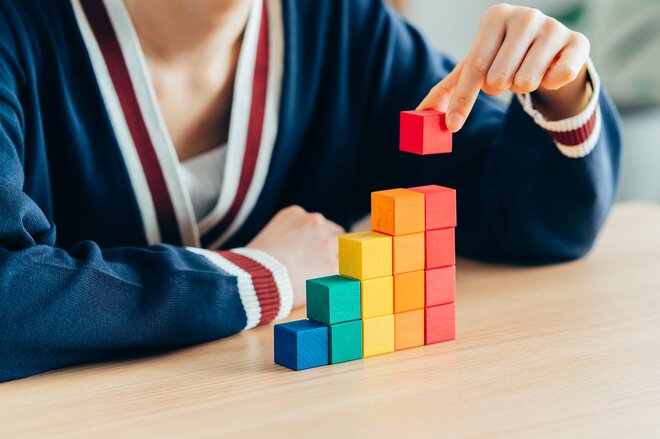 新NISAで65歳までに2000万円貯めるなら…40・50・60代に必要な「積立額」はいくら？