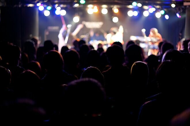 「お礼をさせてほしい」“100万の入った長財布”を律儀に交番に届けた売れないミュージシャンに訪れた小さな奇跡