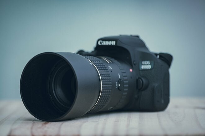 キヤノン【7751】株価の低迷理由は？ 年初来安からの回復めざす　半導体の新技術「ナノインプリント」はASMLの牙城を崩せるか