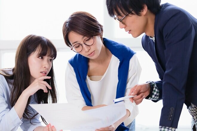 投資信託は「すし屋で時価で注文」するようなもの? 独身女性が新NISAに感じる「モヤモヤの正体」