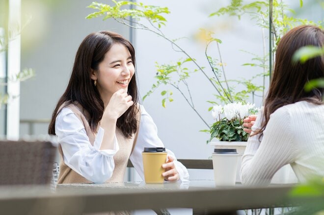 「本当に感謝してる」“推し活命”の女性がキラキラ上司になった同期に打ち明けられた「意外な話」