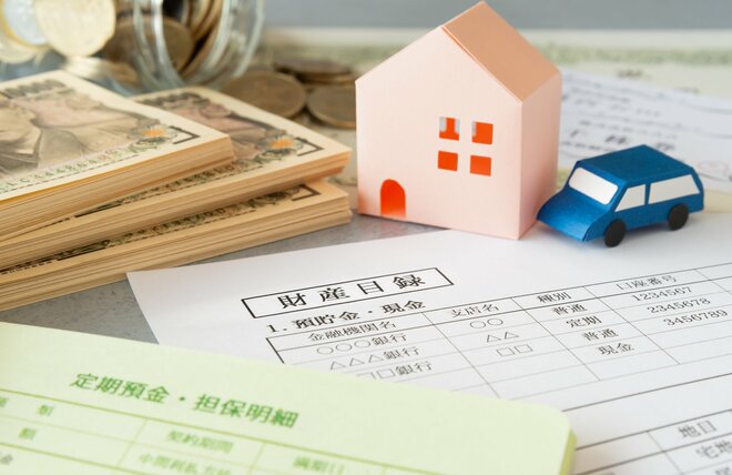 経験者が答えた「終活にまつわるお金」の実際　かかった費用や資産運用を始めた金額は？