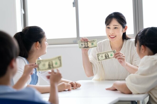 「家族でお金について話す」ことは意外と重要！ 学生時代から始められる、お金のウェルビーイングを高める方法とは 