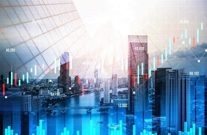 世界経済とのズレが生む、植田日銀を待ち受ける「永遠の金融緩和」の罠