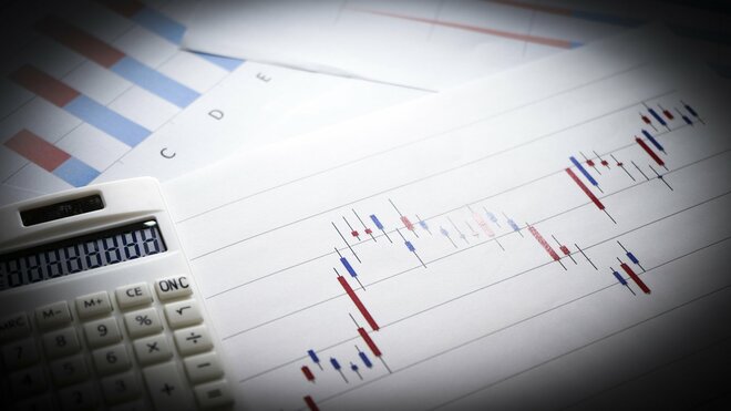 「eMAXIS Slim」と「eMAXIS」は何が違う？ 両者の成績を比べて見える“インデックスファンド”にとって「大事なこと」