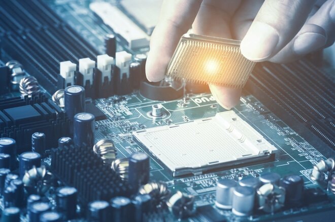 エヌビディア(NVIDIA)に投資したいです。個別の株式を購入するしか手はありませんか?ほかに方法があれば教えてください