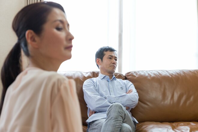 「家を掃除してから出勤してほしい」50歳女性が離婚を考えた“夫の言動”