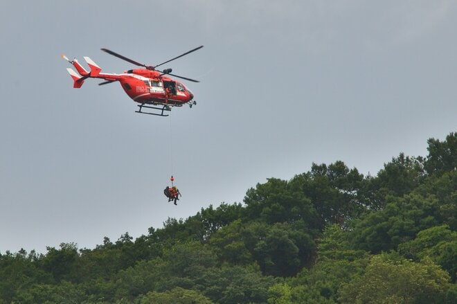 定年後の父と遭難…救助隊を待ちながら父が明かした「早すぎる再婚」の理由