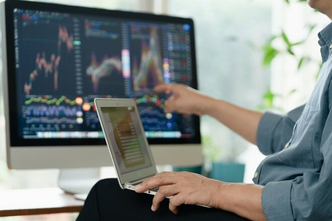 【投資信託＆株式】NISA買付額上位10銘柄の傾向は？ ＜NISA利用者は「攻守を使い分ける」戦略家に＞