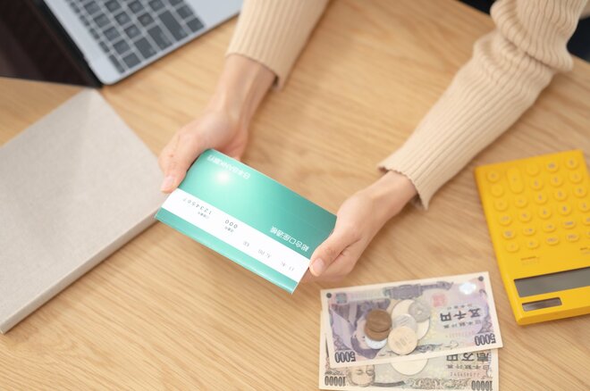 賃金は思ったより上がらず…8割が「現在の収入に不満」　投資や転職を押さえて人気の収入アップ法とは