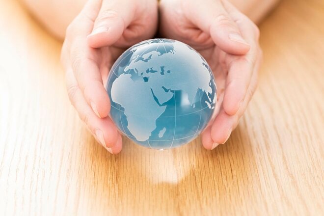 「世界のベスト」はなぜ売れる？ インベスコが誇る看板ファンドの実力と知ってるようで知らない注意点は…