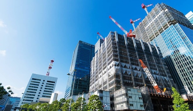 コロナ禍で進行する地価下落。オフィス需要の低下は特に深刻な状況に