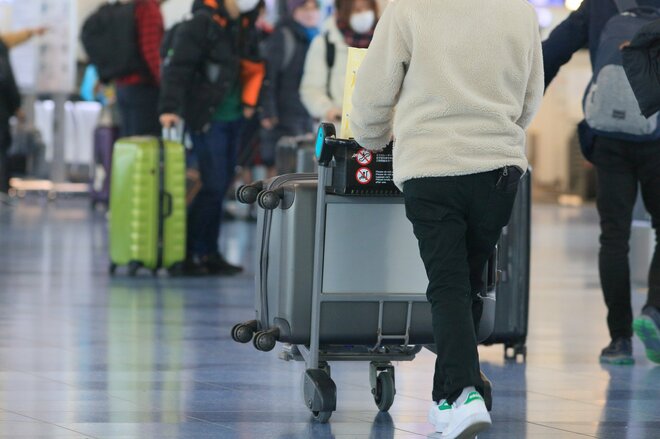 《GWも後半へ》海外へ出発する人々の姿が報じられても…「安いニッポン」で日本人の海外旅行熱は高まっていない実態