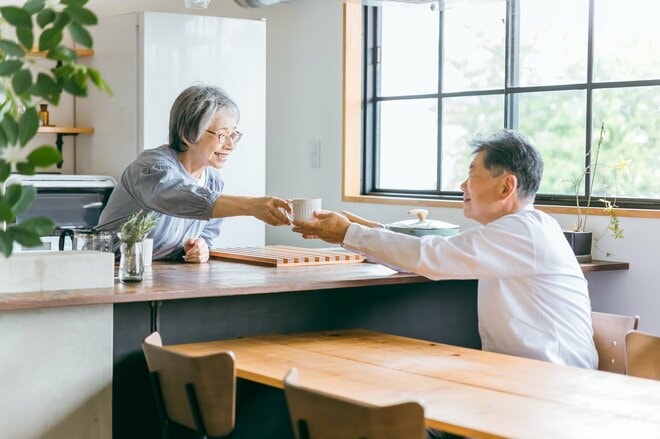 2000万円の資産を持つ40代と、1000万円台の60-70代で幸福度はほぼ同じ 老後の資産形成のポイントは?