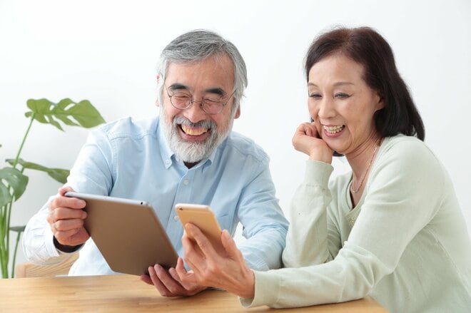 退職後にやりたいこと1位は資産運用! 収入減に備え投資に積極的な「定年世代」のリアルな実態