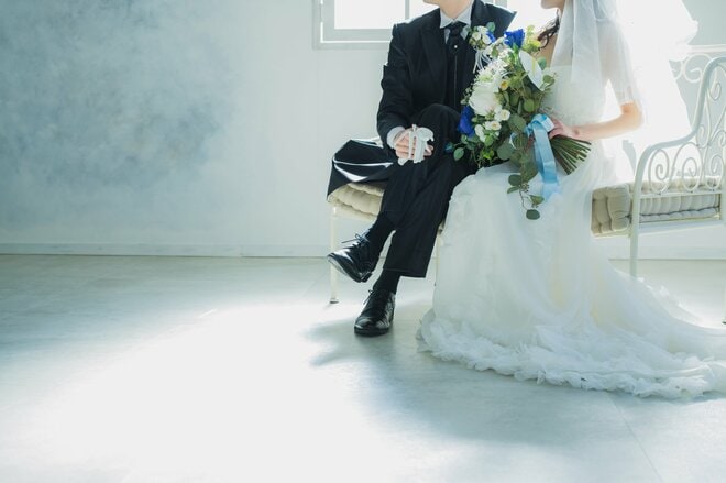 「当日、パンパンだったらみっともないわよ」ハレの日のドレスを選ぶ嫁を腐す美魔女姑を黙らせた夫の“一撃”