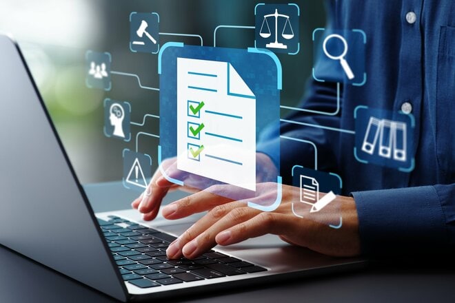 円高リスクを意識？ バランス型ファンドの人気上昇、「ゴールド」は「為替ヘッジあり」もランクイン<br />